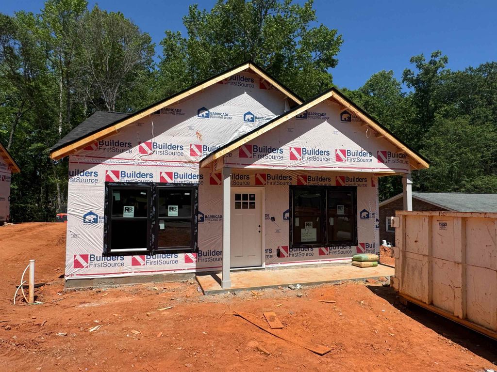 12 Poplar Street, Woodruff, SC 29388