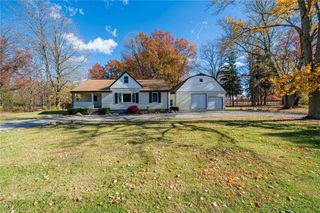 7097 Stearns Road, Olmsted Twp, OH 44138