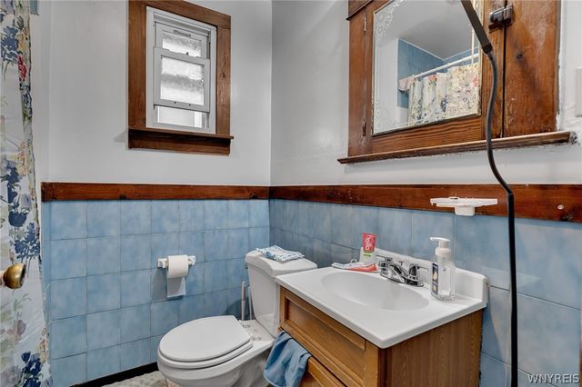 565 Military Road, Buffalo, NY 14207