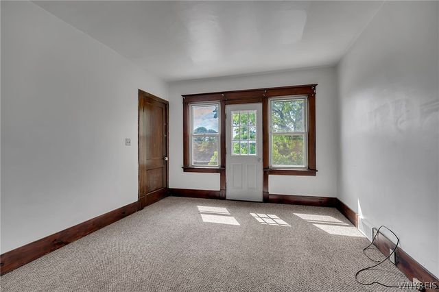 565 Military Road, Buffalo, NY 14207