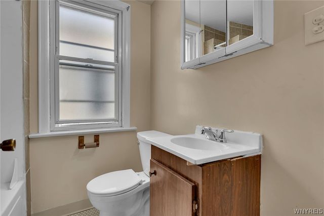 565 Military Road, Buffalo, NY 14207