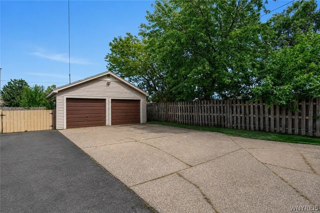 565 Military Road, Buffalo, NY 14207
