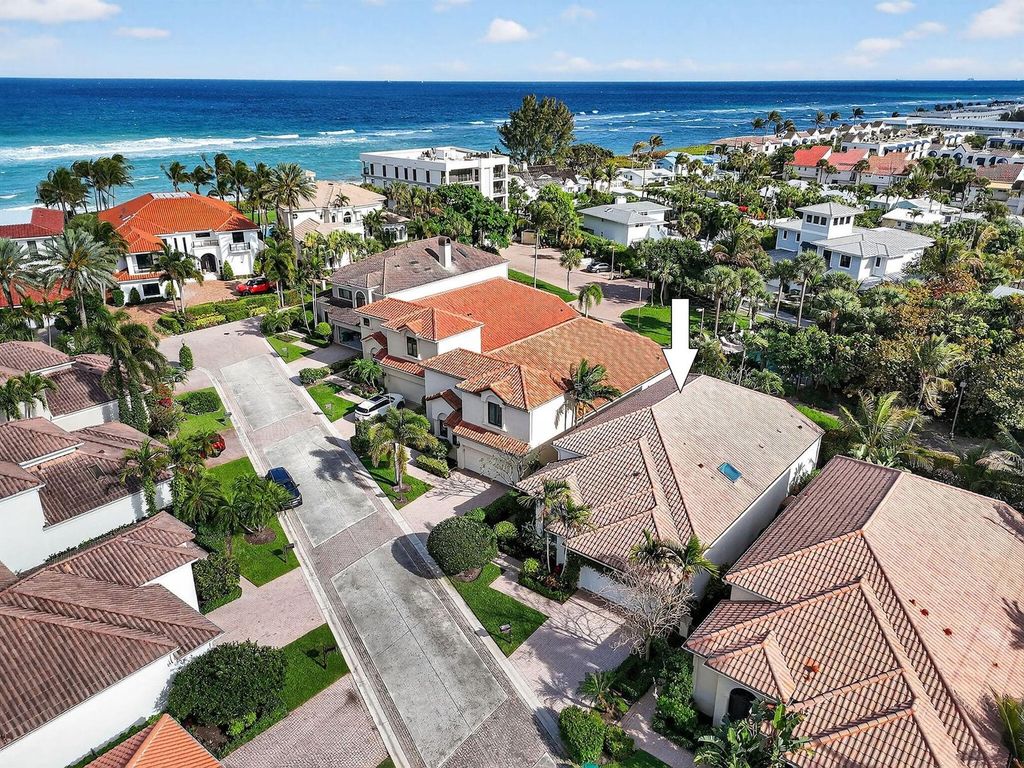 302 Alicante Drive, Juno Beach, FL 33408