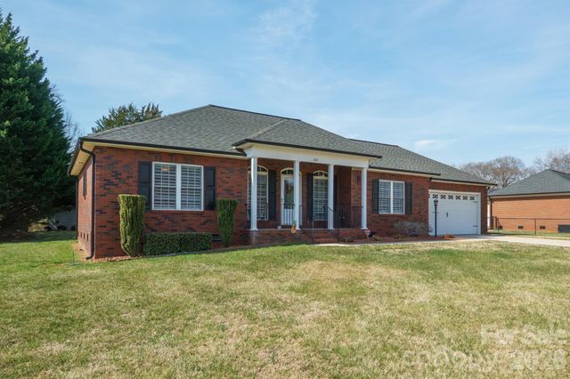 835 Sagefield Court, Lincolnton, NC 28092