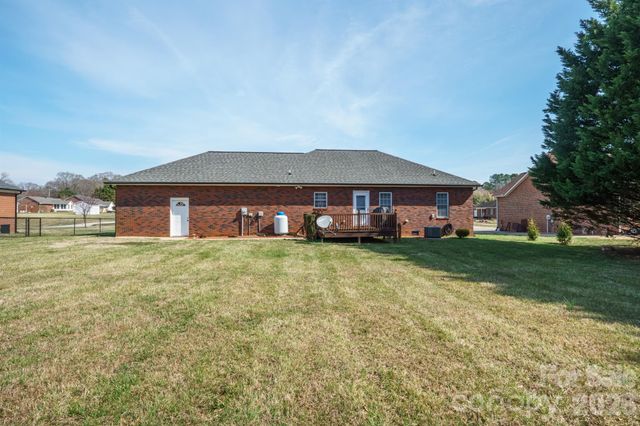 835 Sagefield Court, Lincolnton, NC 28092