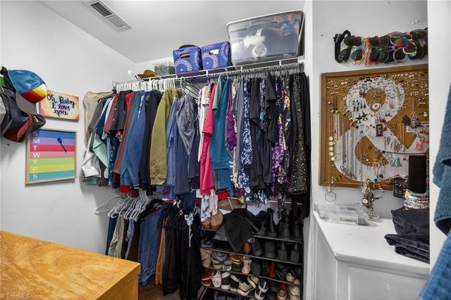 2083 Tea Berry Court, Winston-salem, NC 27127