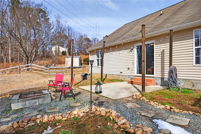 2083 Tea Berry Court, Winston-salem, NC 27127