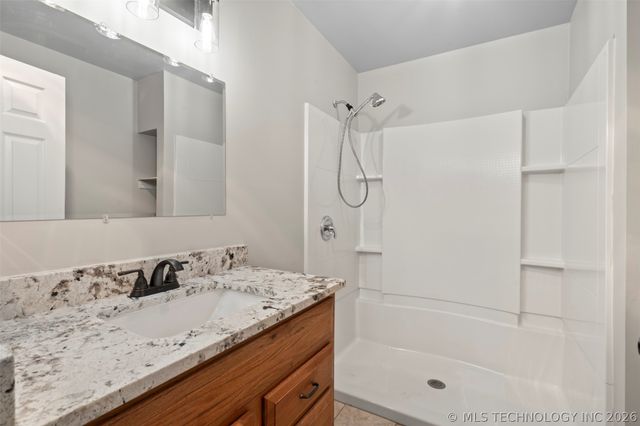 56201 County Road 660 Road, Colcord, OK 74338