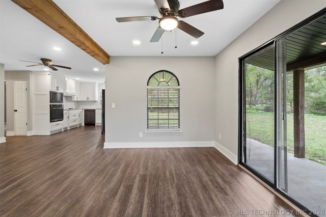 56201 County Road 660 Road, Colcord, OK 74338