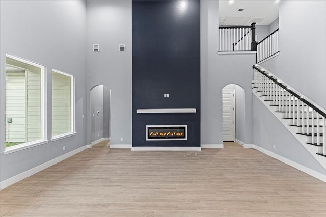 250 Hampton Glen Road, Montgomery, TX 77356