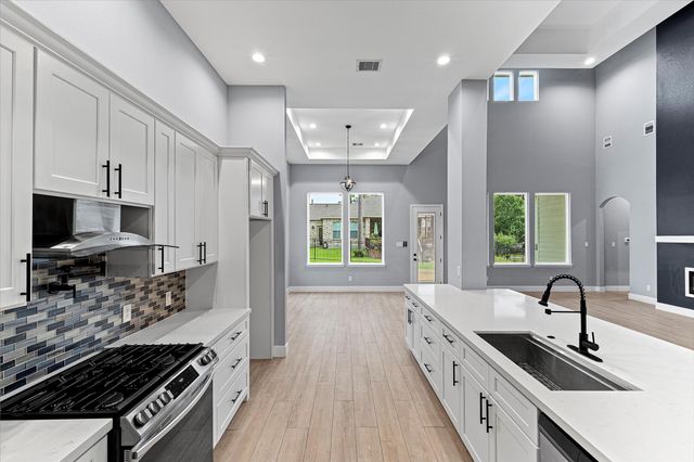 250 Hampton Glen Road, Montgomery, TX 77356
