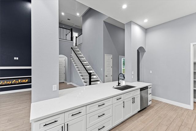 250 Hampton Glen Road, Montgomery, TX 77356