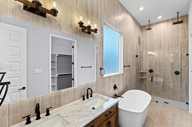 250 Hampton Glen Road, Montgomery, TX 77356