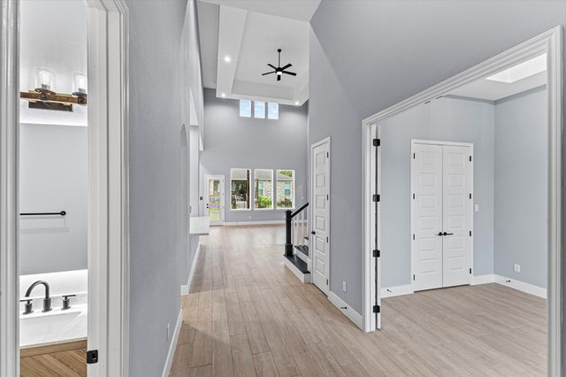 250 Hampton Glen Road, Montgomery, TX 77356