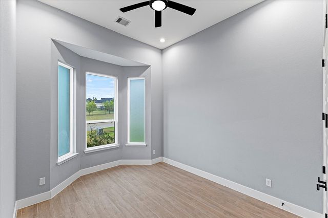 250 Hampton Glen Road, Montgomery, TX 77356
