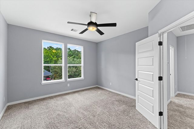 250 Hampton Glen Road, Montgomery, TX 77356