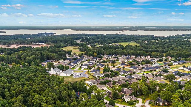 250 Hampton Glen Road, Montgomery, TX 77356