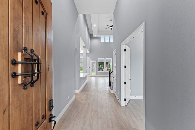 250 Hampton Glen Road, Montgomery, TX 77356