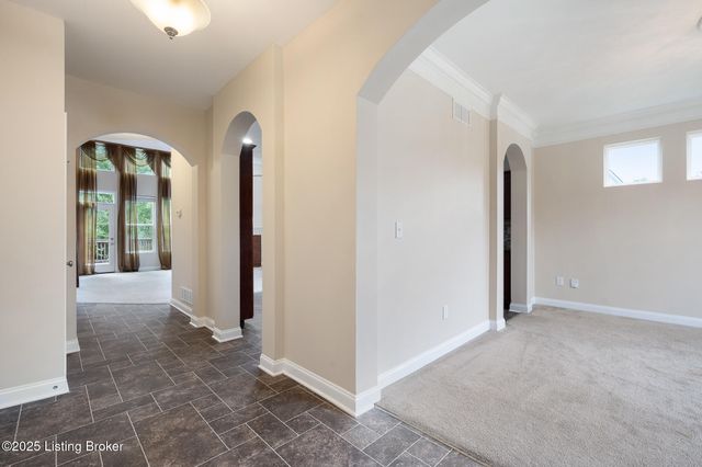 9108 Tamarack Grove Ln, Louisville, KY 40291