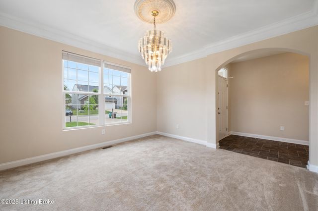 9108 Tamarack Grove Ln, Louisville, KY 40291