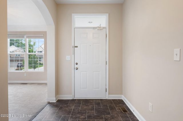 9108 Tamarack Grove Ln, Louisville, KY 40291