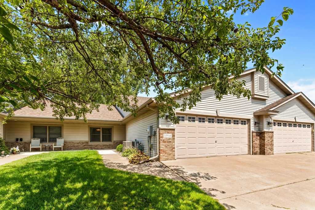 10968 Kirby Boulevard, Chisago City, MN 55013 — exterior