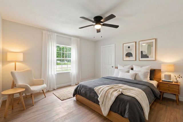8414 Schiro Road, Hitchcock, TX 77563