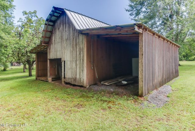 1425 E Mchenry Road, Perkinston, MS 39573