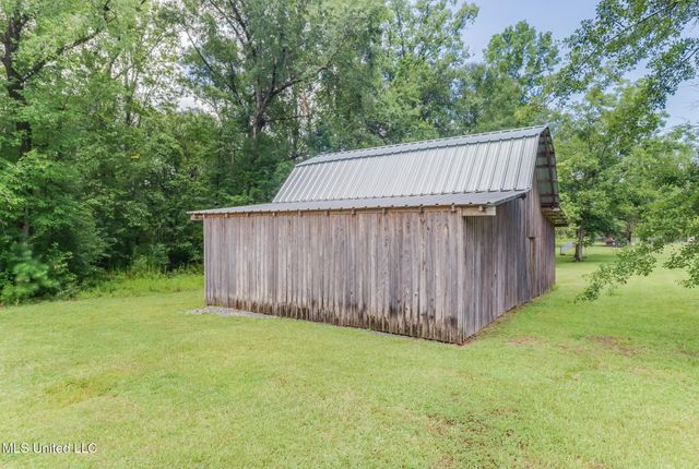 1425 E Mchenry Road, Perkinston, MS 39573