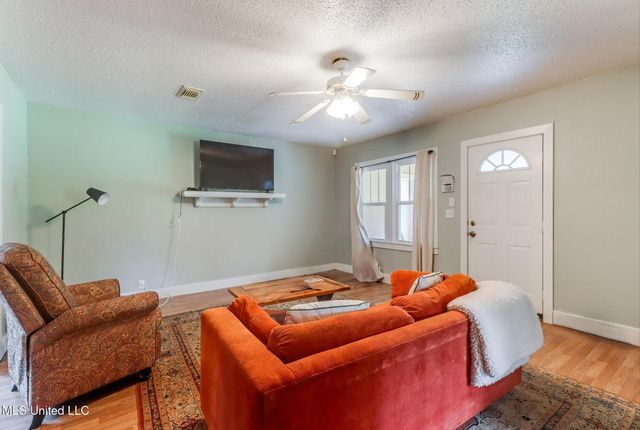 1425 E Mchenry Road, Perkinston, MS 39573