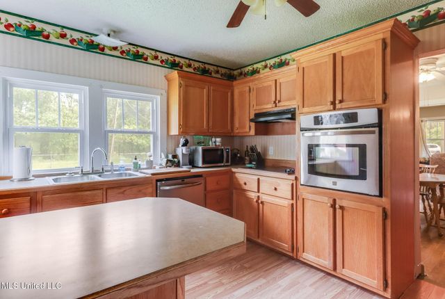 1425 E Mchenry Road, Perkinston, MS 39573