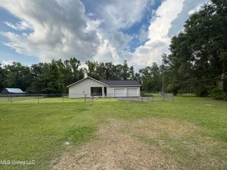 1425 E Mchenry Road, Perkinston, MS 39573