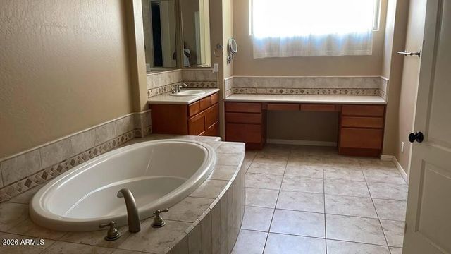 1814 W CALLE ESCUDA --, Phoenix, AZ 85085
