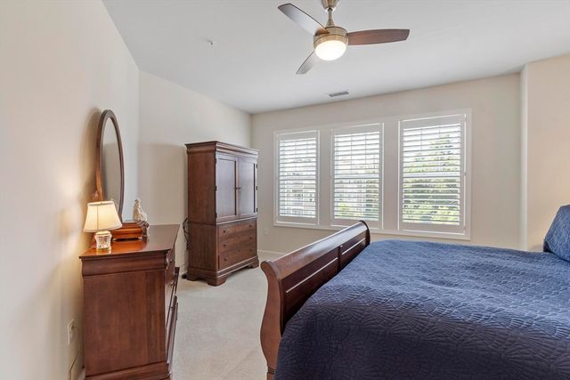 6 Overlook Dr 305, Andover, MA 01810