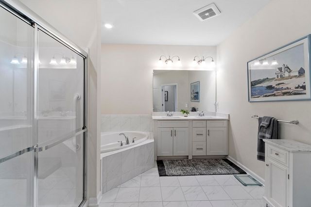 6 Overlook Dr 305, Andover, MA 01810