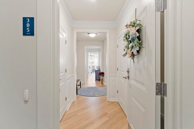 6 Overlook Dr 305, Andover, MA 01810