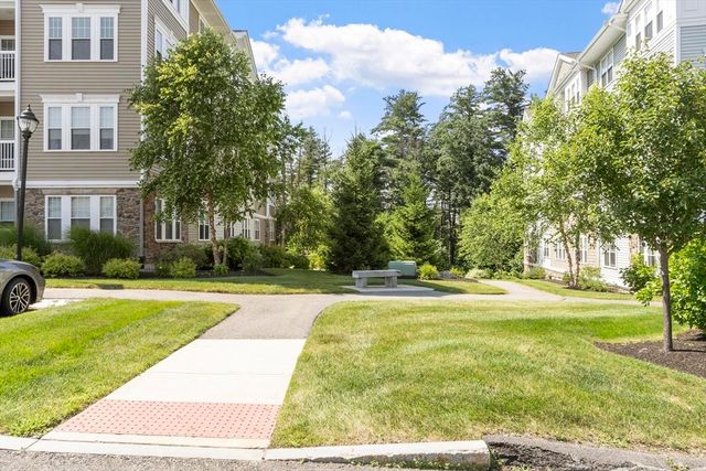 6 Overlook Dr 305, Andover, MA 01810