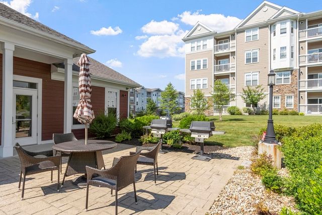 6 Overlook Dr 305, Andover, MA 01810