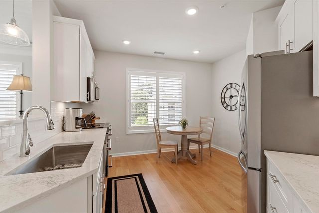 6 Overlook Dr 305, Andover, MA 01810