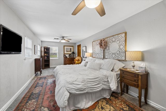 5015 Caplin Street, Houston, TX 77026