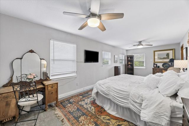 5015 Caplin Street, Houston, TX 77026