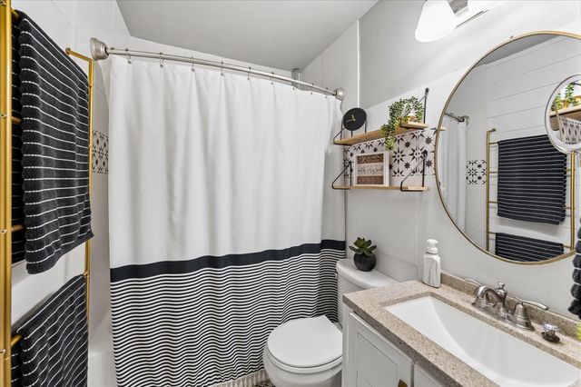 5015 Caplin Street, Houston, TX 77026