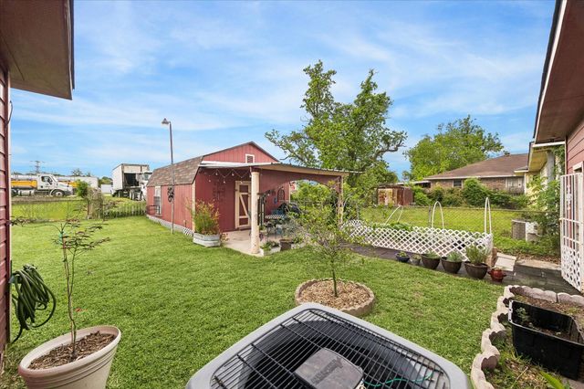 5015 Caplin Street, Houston, TX 77026