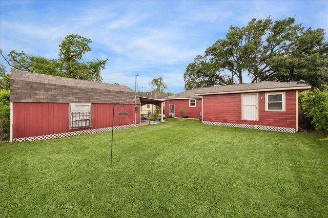 5015 Caplin Street, Houston, TX 77026