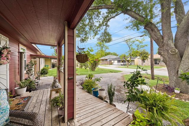 5015 Caplin Street, Houston, TX 77026