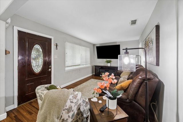 5015 Caplin Street, Houston, TX 77026