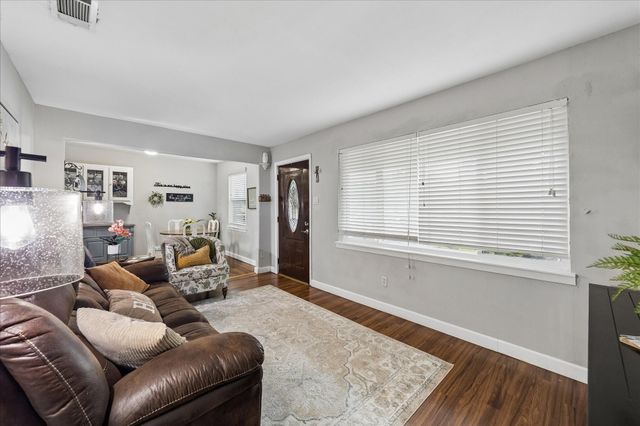 5015 Caplin Street, Houston, TX 77026