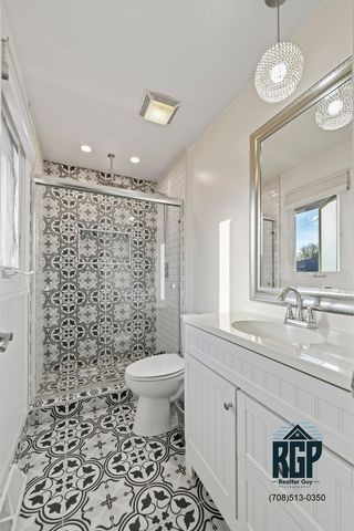 7705 Sycamore Drive, Orland Park, IL 60462