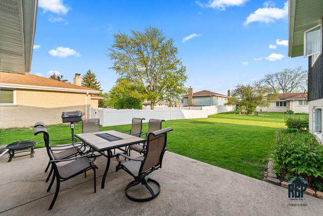 7705 Sycamore Drive, Orland Park, IL 60462