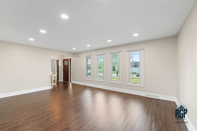 7705 Sycamore Drive, Orland Park, IL 60462